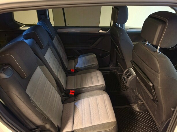 volkswagen-touran-bensin-2017-big-21