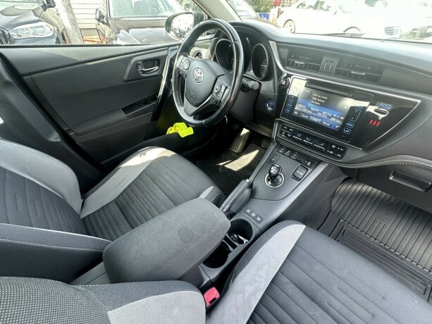 toyota-auris-elektrisitetbensin-2016-big-8