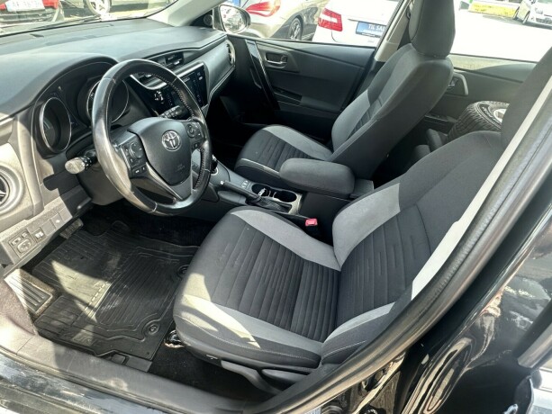 toyota-auris-elektrisitetbensin-2016-big-6