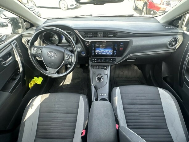 toyota-auris-elektrisitetbensin-2016-big-7