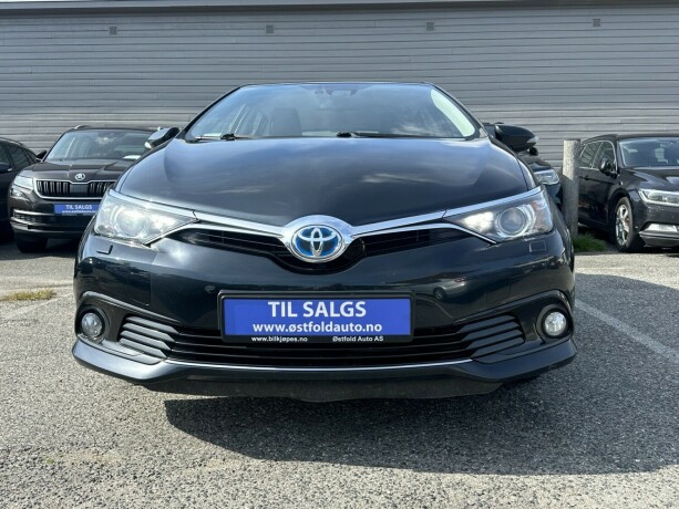 toyota-auris-elektrisitetbensin-2016-big-1