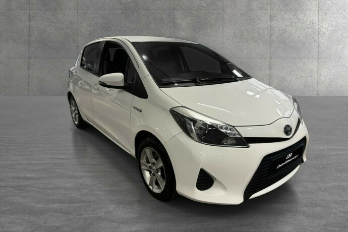 toyota-yaris-elektrisitetbensin-2013-big-7