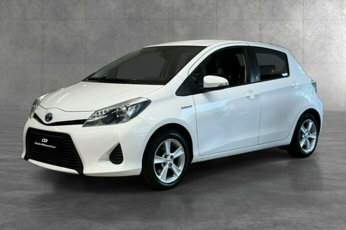 toyota-yaris-elektrisitetbensin-2013-big-2