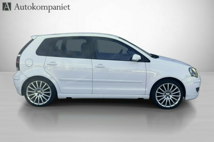 volkswagen-polo-bensin-2009-big-4