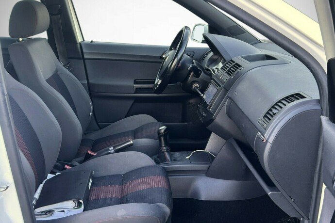 volkswagen-polo-bensin-2009-big-9