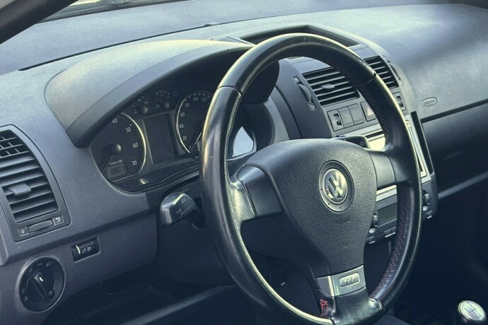 volkswagen-polo-bensin-2009-big-12
