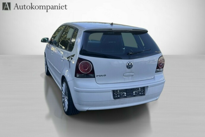 volkswagen-polo-bensin-2009-big-3