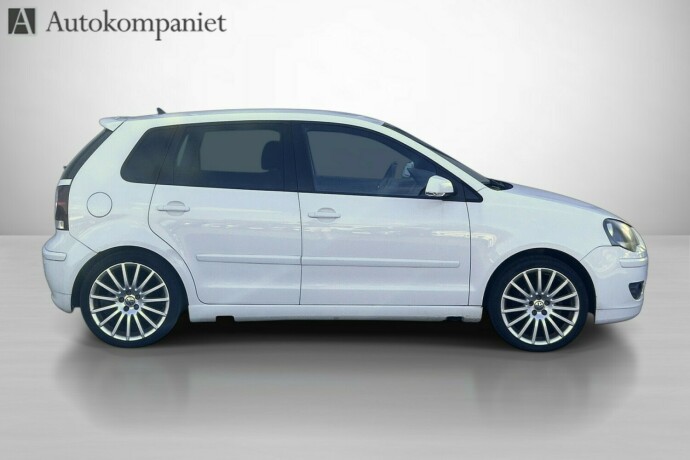volkswagen-polo-bensin-2009-big-8
