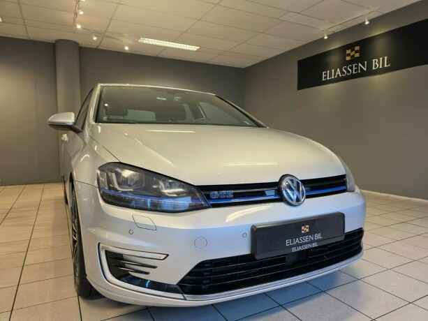 volkswagen-golf-vii-plug-in-petrol-2017-big-9