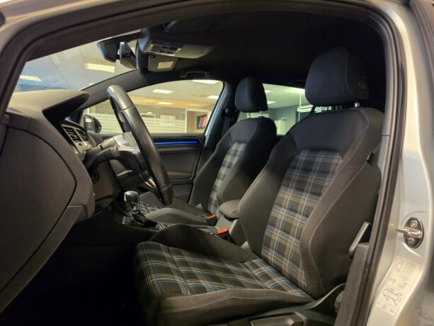 volkswagen-golf-vii-plug-in-petrol-2017-big-22