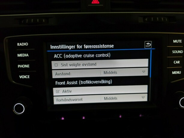 volkswagen-golf-vii-plug-in-petrol-2017-big-34