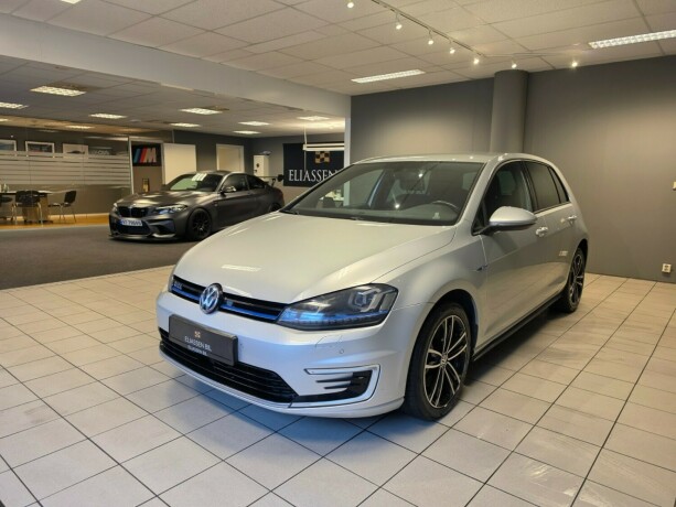 volkswagen-golf-vii-plug-in-petrol-2017-big-8