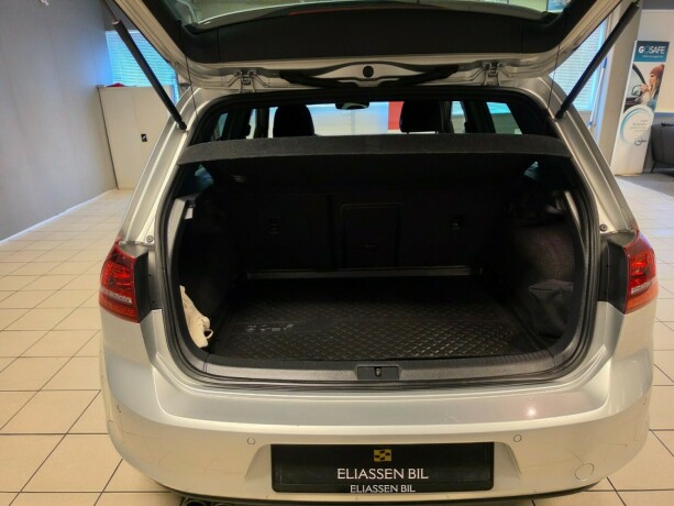 volkswagen-golf-vii-plug-in-petrol-2017-big-20
