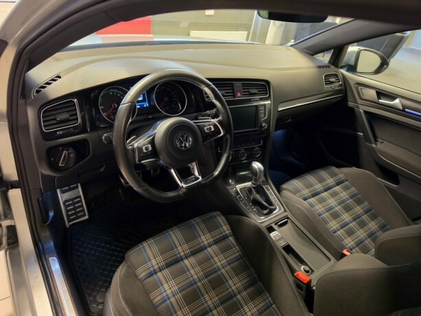 volkswagen-golf-vii-plug-in-petrol-2017-big-23