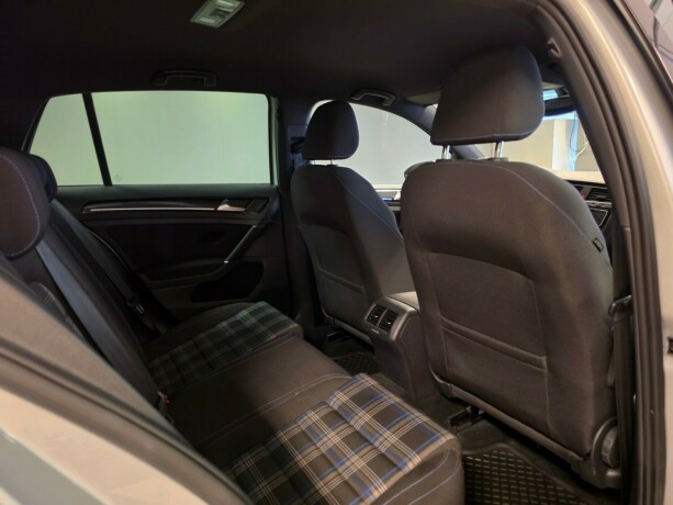 volkswagen-golf-vii-plug-in-petrol-2017-big-17