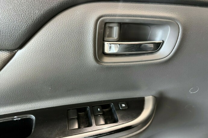 mitsubishi-l200-diesel-2016-big-23