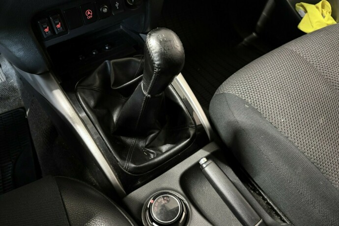 mitsubishi-l200-diesel-2016-big-17