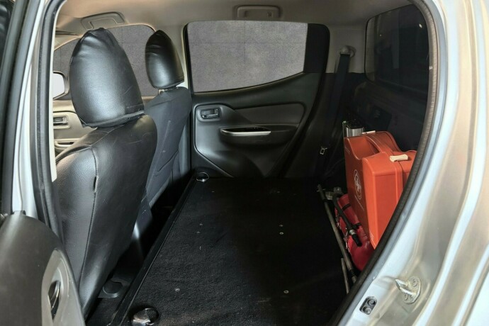 mitsubishi-l200-diesel-2016-big-12