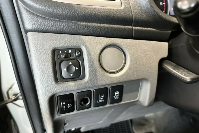 mitsubishi-l200-diesel-2016-big-24
