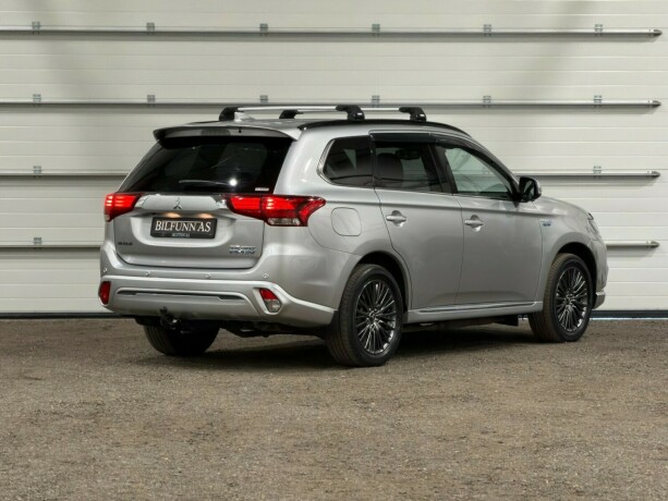 mitsubishi-outlander-elektrisitetbensin-2019-big-2
