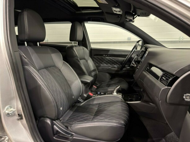 mitsubishi-outlander-elektrisitetbensin-2019-big-10