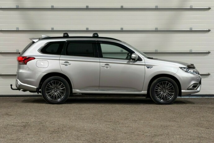 mitsubishi-outlander-elektrisitetbensin-2019-big-1