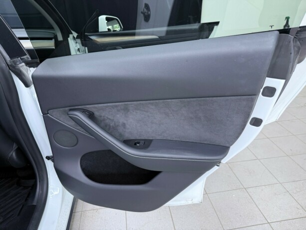 tesla-model-y-elektrisitet-2023-big-22