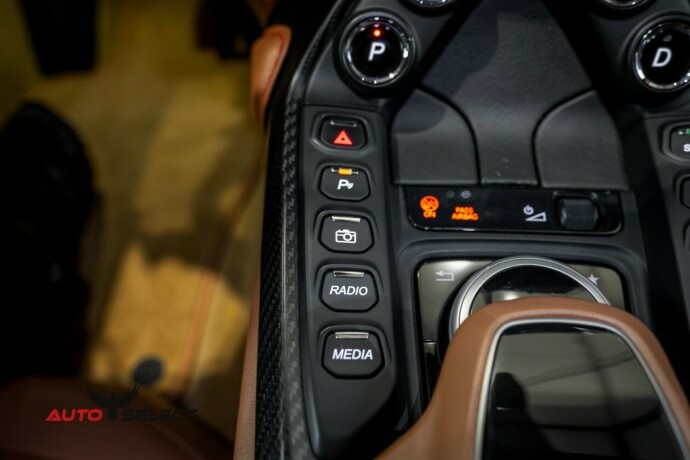 aston-martin-v8-vantage-bensin-2019-big-71