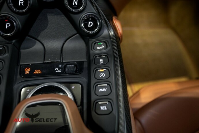 aston-martin-v8-vantage-bensin-2019-big-72
