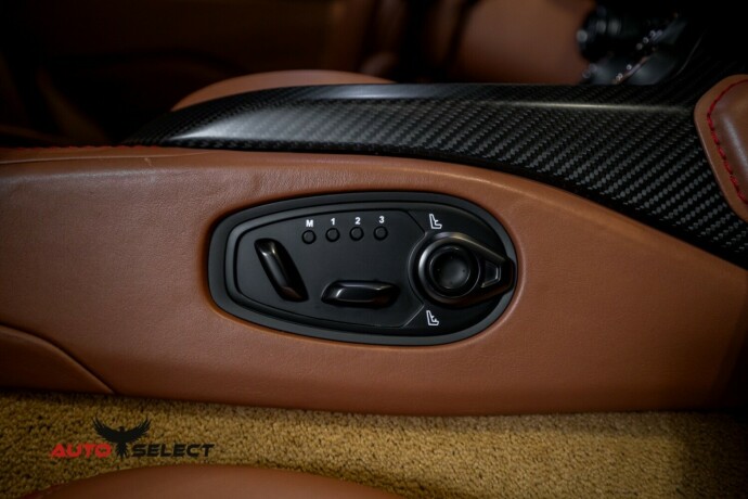 aston-martin-v8-vantage-bensin-2019-big-86