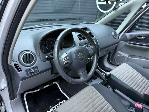 suzuki-sx4-bensin-2009-big-9