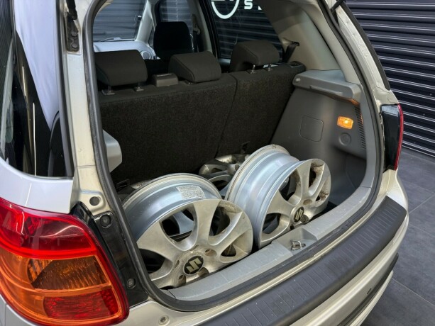 suzuki-sx4-bensin-2009-big-22