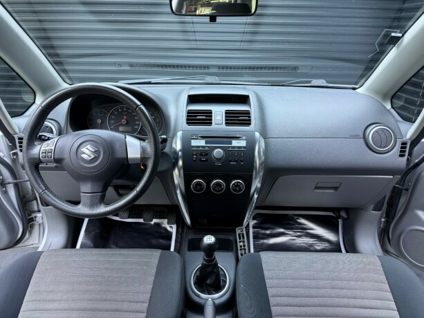 suzuki-sx4-bensin-2009-big-8