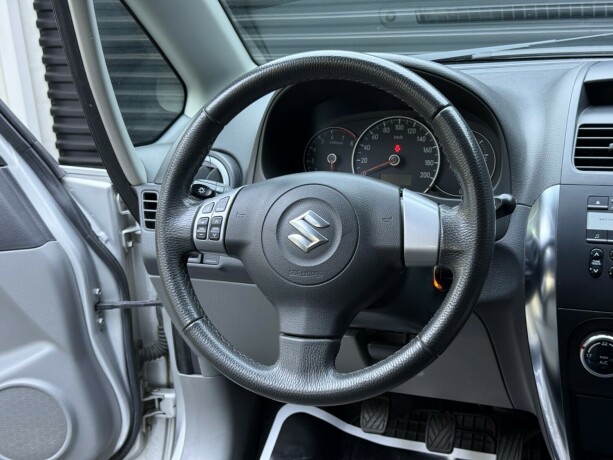 suzuki-sx4-bensin-2009-big-11