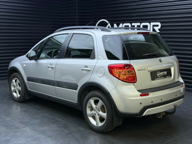 suzuki-sx4-bensin-2009-big-1