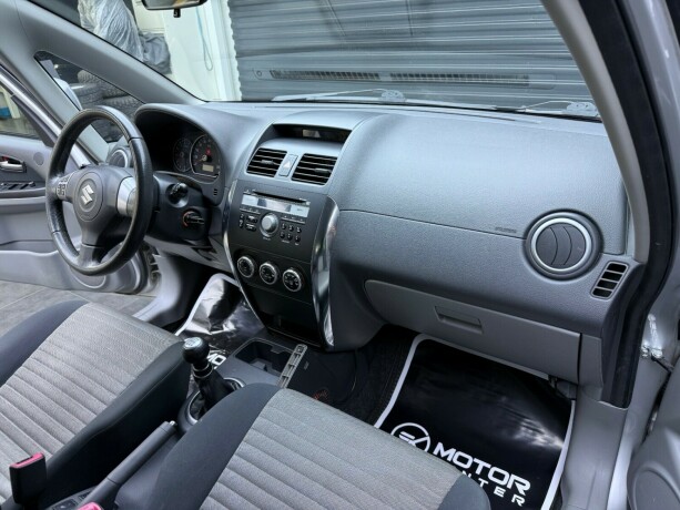 suzuki-sx4-bensin-2009-big-10