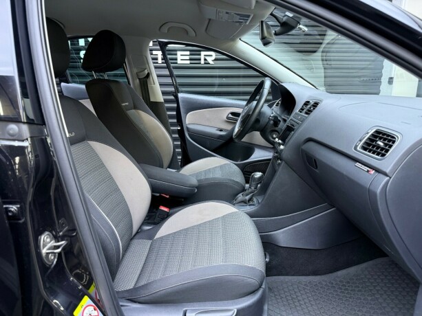volkswagen-polo-cross-bensin-2014-big-23