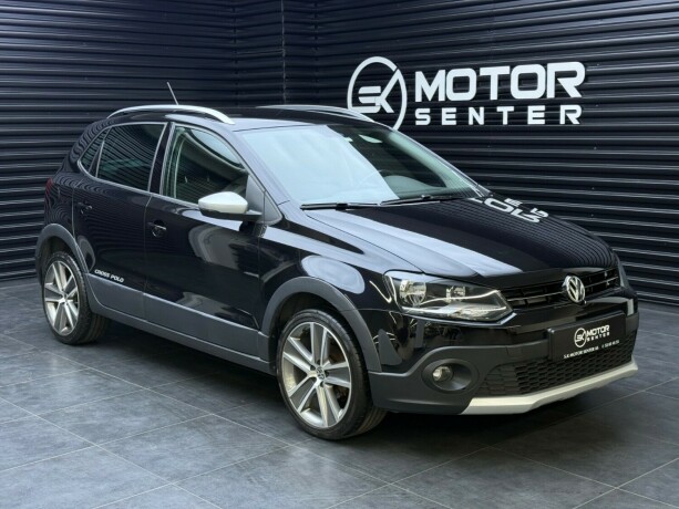 volkswagen-polo-cross-bensin-2014-big-0