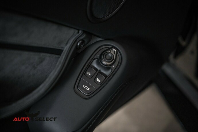 aston-martin-v8-vantage-bensin-2023-big-26