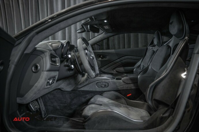 aston-martin-v8-vantage-bensin-2023-big-24
