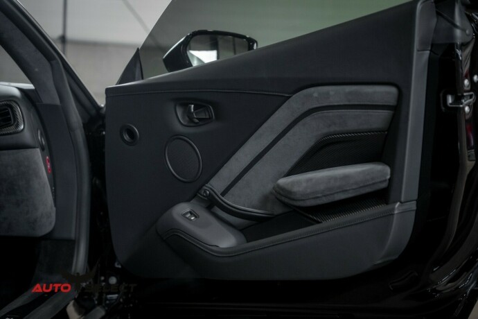 aston-martin-v8-vantage-bensin-2023-big-37