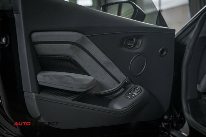 aston-martin-v8-vantage-bensin-2023-big-25