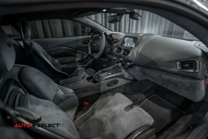 aston-martin-v8-vantage-bensin-2023-big-40
