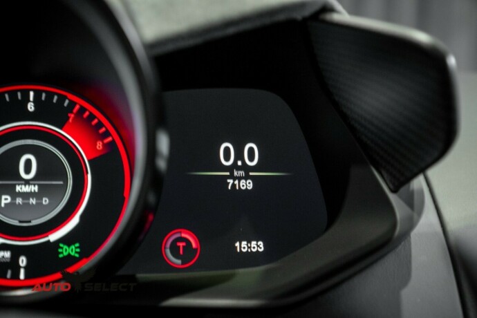 aston-martin-v8-vantage-bensin-2023-big-50