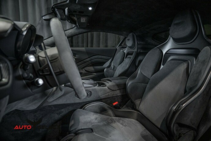 aston-martin-v8-vantage-bensin-2023-big-28