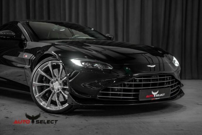 aston-martin-v8-vantage-bensin-2023-big-6