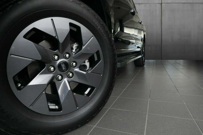 ford-f-150-elektrisitet-2023-big-36