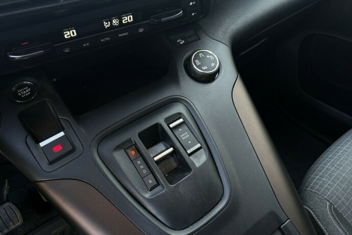 peugeot-e-rifter-elektrisitet-2023-big-18
