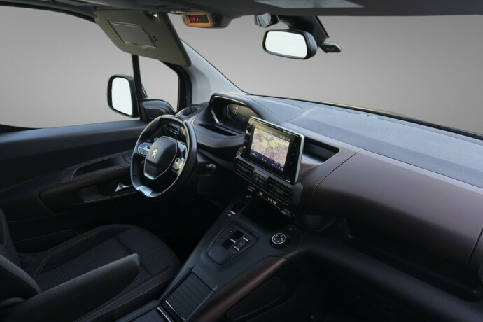 peugeot-e-rifter-elektrisitet-2023-big-12