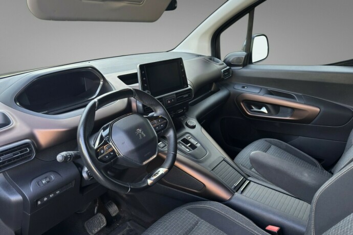 peugeot-e-rifter-elektrisitet-2023-big-8